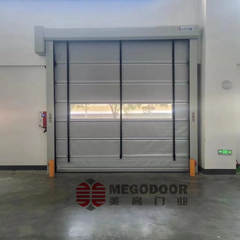 上海智能堆积折叠门：工业空间的高效防护屏障插图1