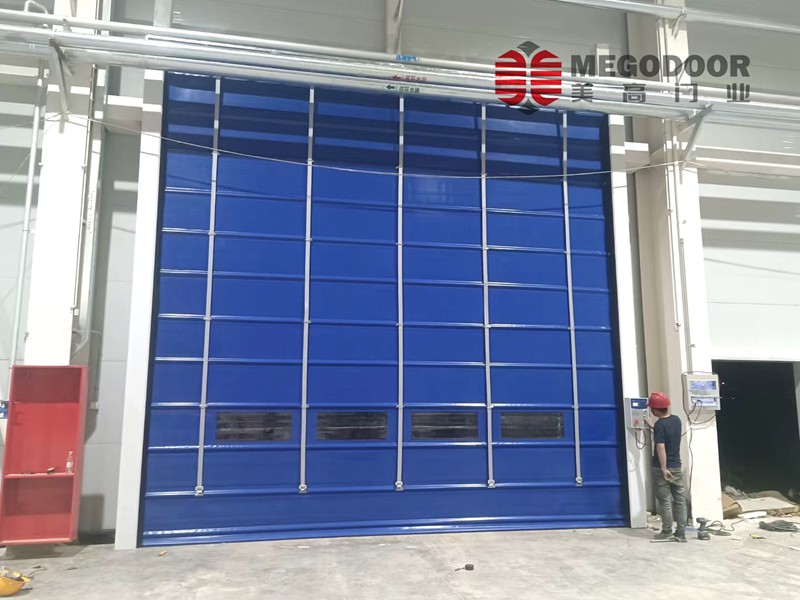 高性能抗风堆积门系统:上海工业厂房通道解决方案插图 高性能抗风堆积门系统:上海工业厂房通道解决方案插图