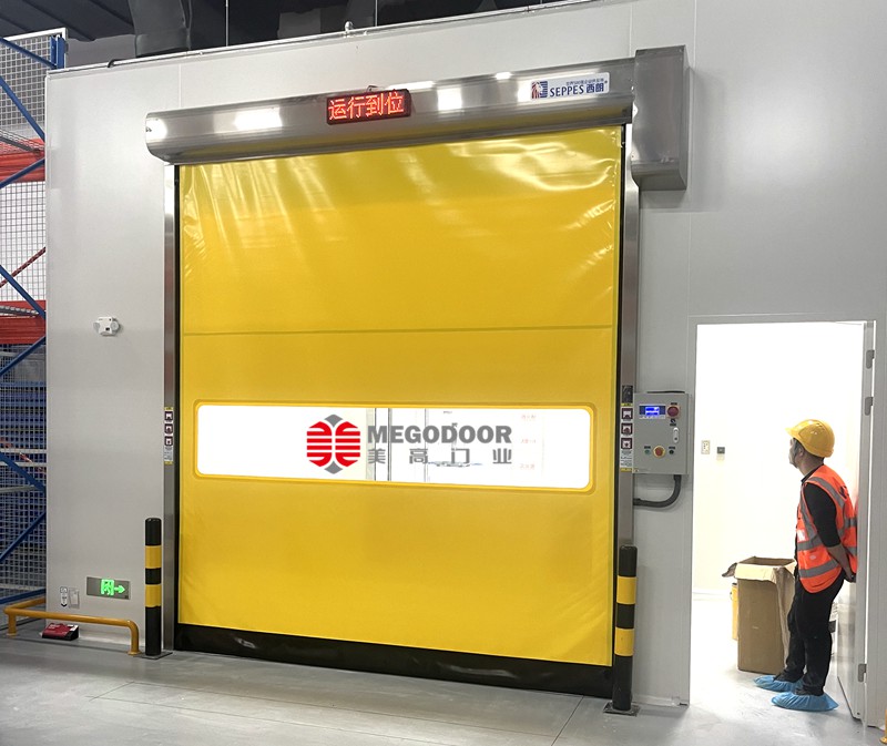 上海气闸室专用软质快速门——高效密封，洁净隔离的理想之选缩略图