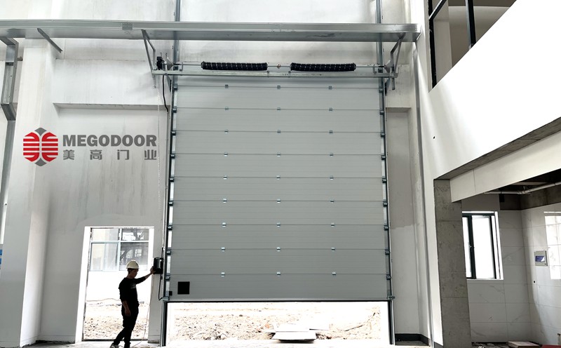 智能工业提升门：上海物流仓储的高效守护者插图1