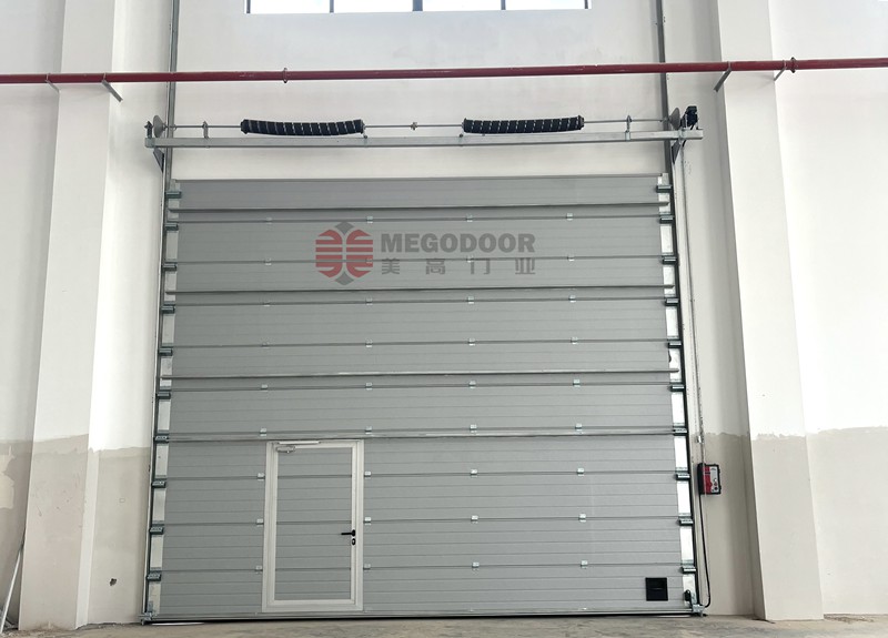 上海工厂电动门真的可以抗12级风吗？抗风提升门为什么越来越受工业企业关注插图6